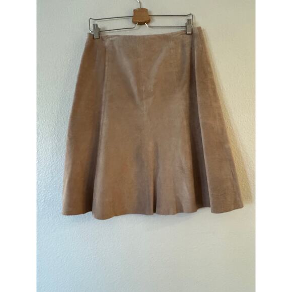 Daisy Fuentes Moda Suede Leather A-Line Skirt 8 Khaki Lined Side Zip Knee Length - Picture 2 of 6